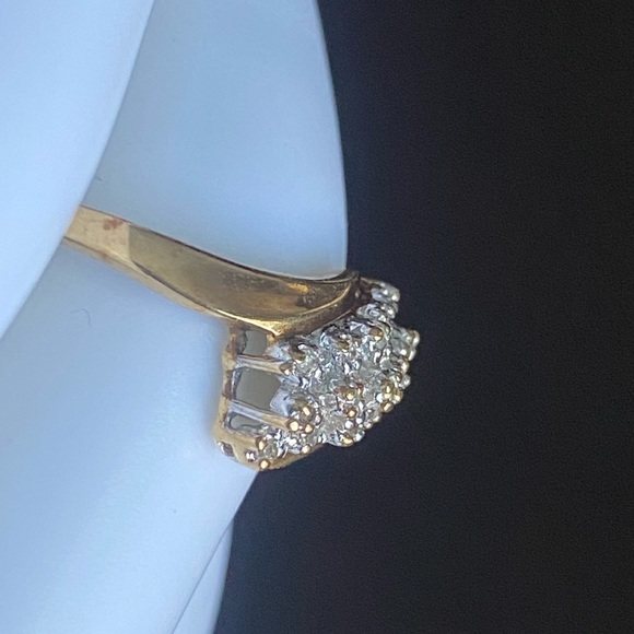Exquisite Solid 10K Yellow Gold Clustered Bypass Diamond Ring. Elegant & Glitter - Picture 8 of 11